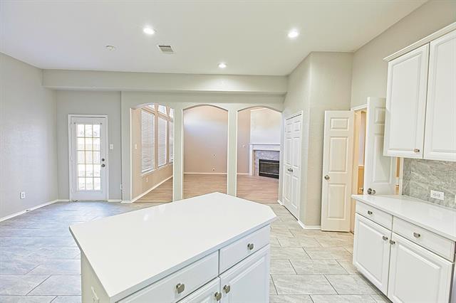 Building Photo - 2405 Hopkins Dr