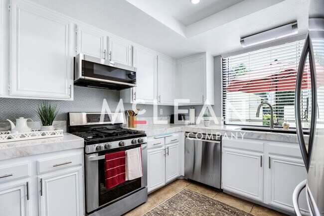 Building Photo - Two Bedroom - Rancho Mirage Private Home