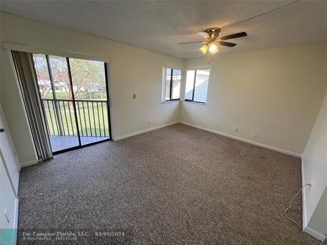 Building Photo - 8166 NW 15th Manor