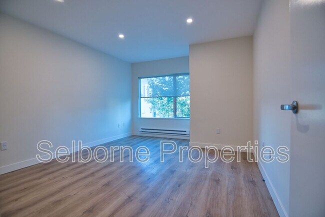 Building Photo - 1401 Jackson St
