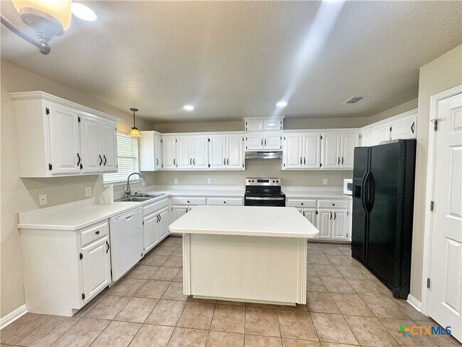 Building Photo - 2062 N Ranch Estates Blvd