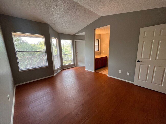 Building Photo - 5309 Indio Dr
