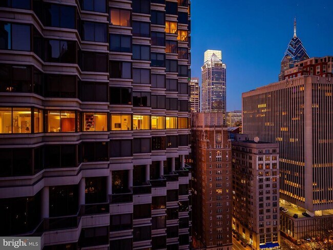 Building Photo - 210 W Rittenhouse Square