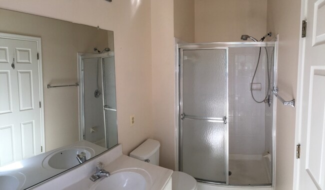 Building Photo - Walden Golf Course - Crofton Townhome - Av...