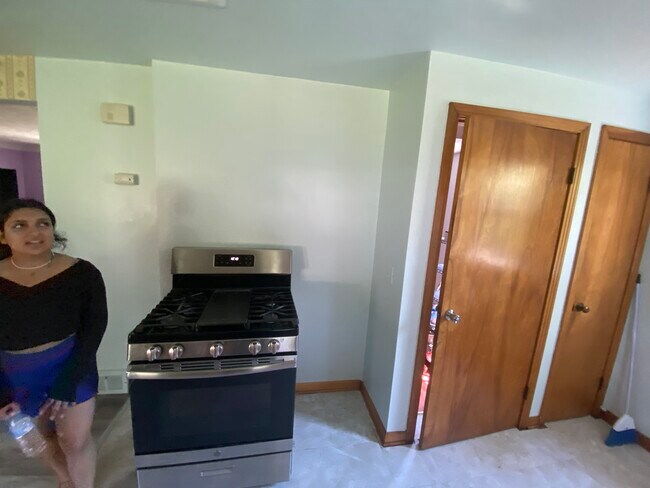 Building Photo - 406 Callodine Ave