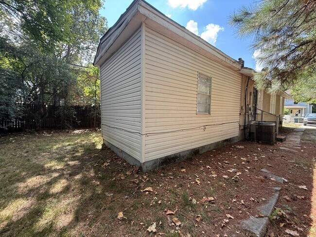 Building Photo - 434 Malvern St