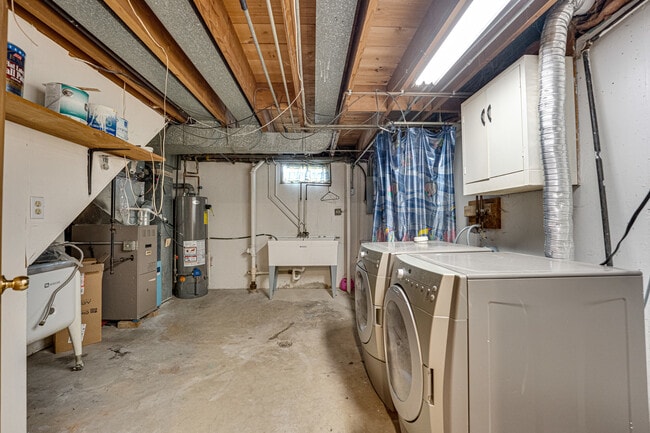 Building Photo - 1221 N Webster St