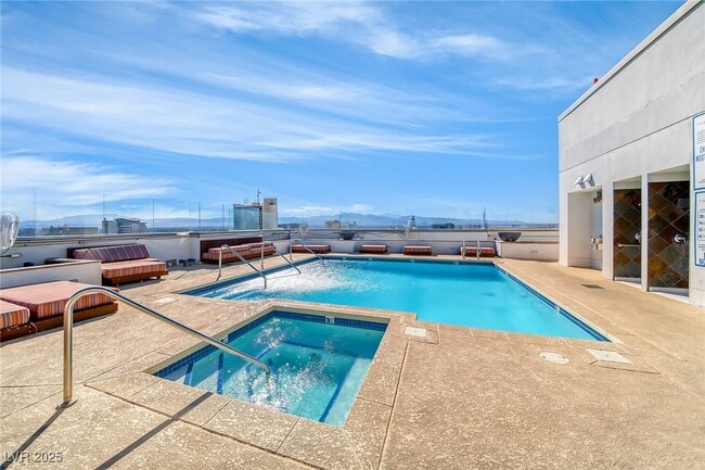 Building Photo - 150 S Las Vegas Blvd