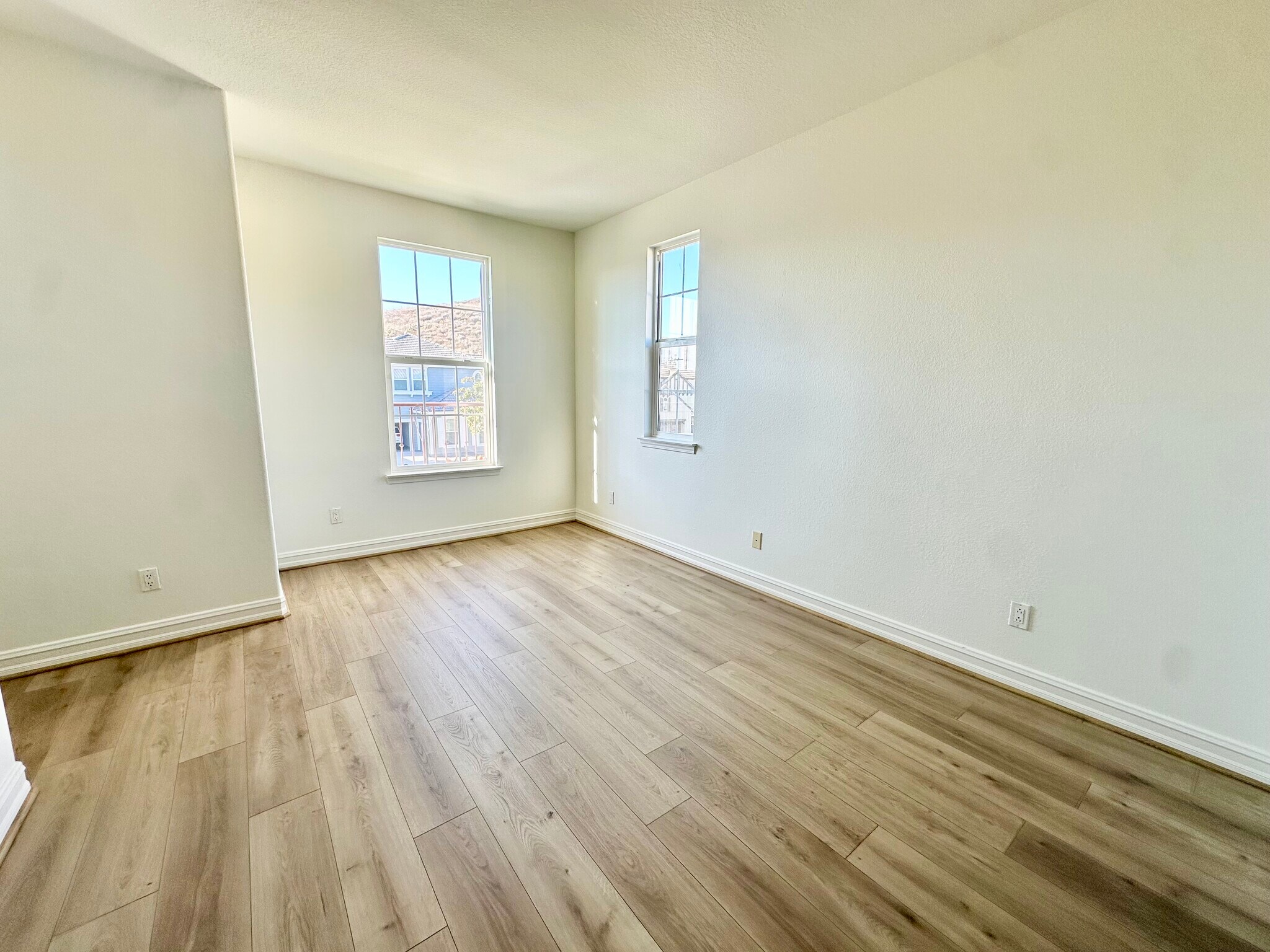 Building Photo - 1976 Lakota St