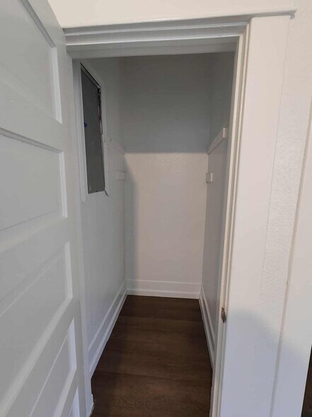 Building Photo - 2605 Birmingham Ave