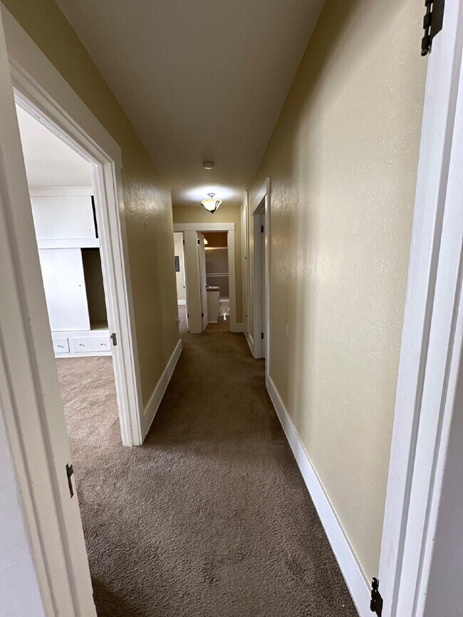 Building Photo - Charming 1928 Vintage Cottage Near Cal Poly – Available Now