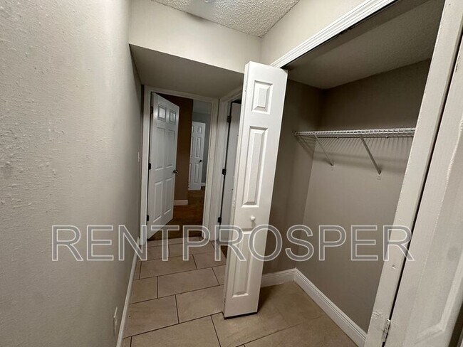 Building Photo - 5600 Devonbriar Way