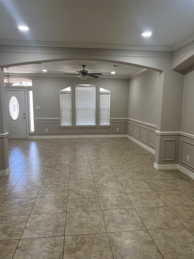 Building Photo - 5600 Alvin A Klein Dr