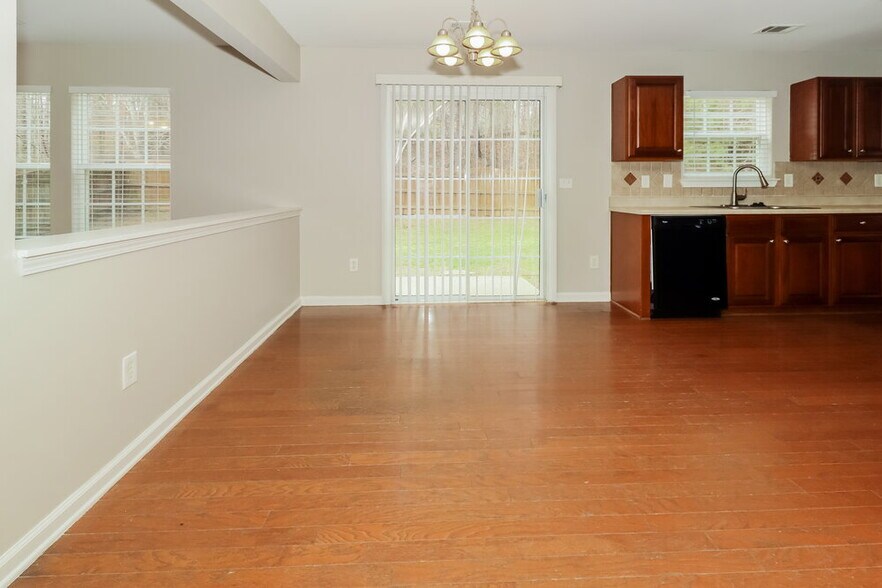 Building Photo - 3060 Whittier Way