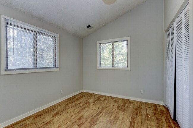 Building Photo - 840 North St