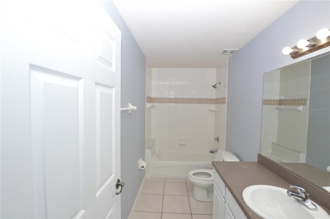 Building Photo - 42 Farmsworth Dr