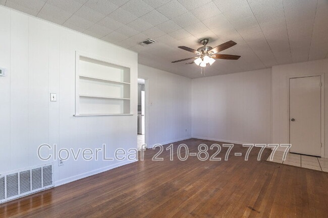 Building Photo - 206 Williamsburg Pl