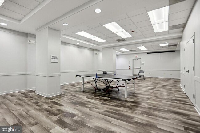 Building Photo - 1011 Arlington Blvd