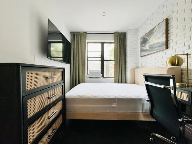 Building Photo - 287 Vanderbilt Ave