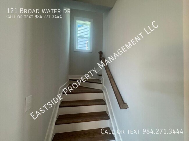 Building Photo - 121 Broadwater Dr