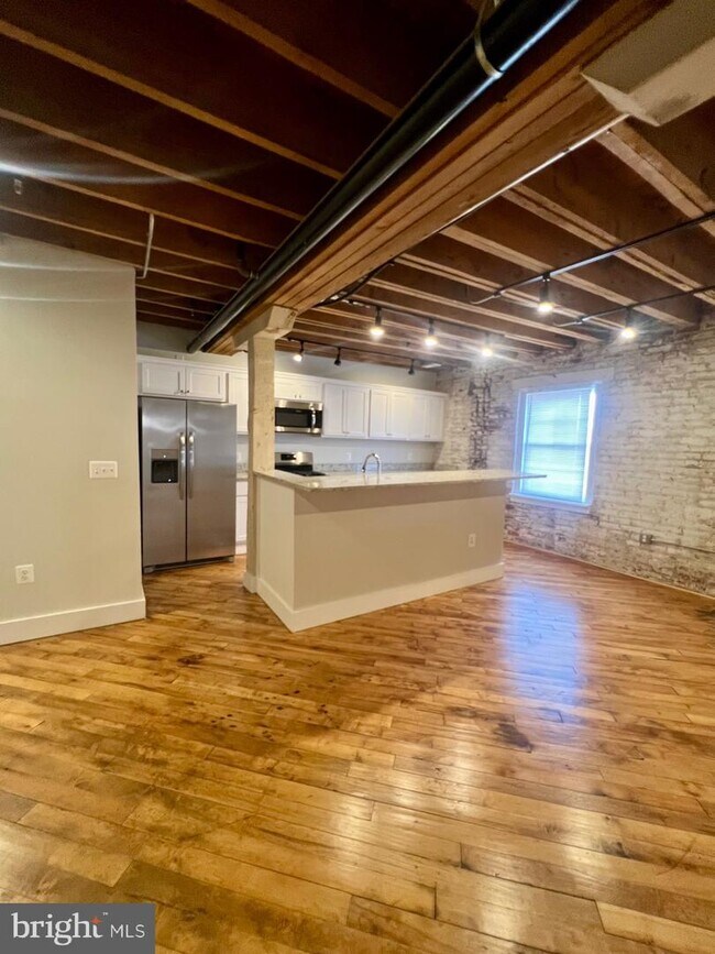 Building Photo - 401 Princess Anne St