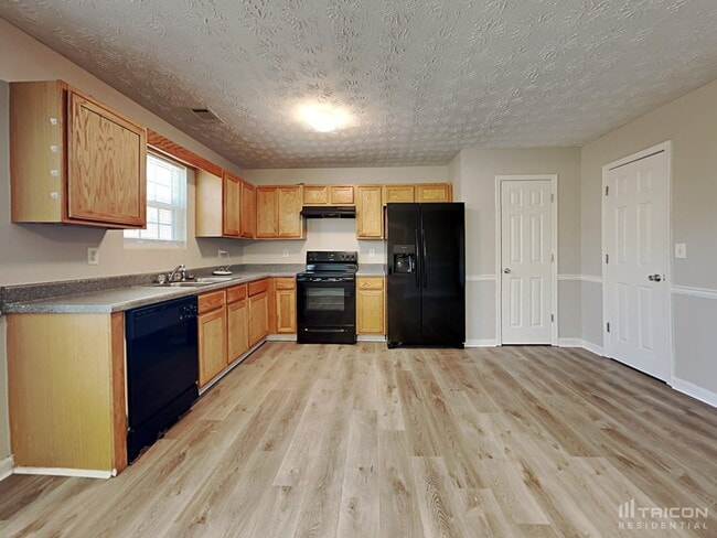 Building Photo - 210 Railside Dr