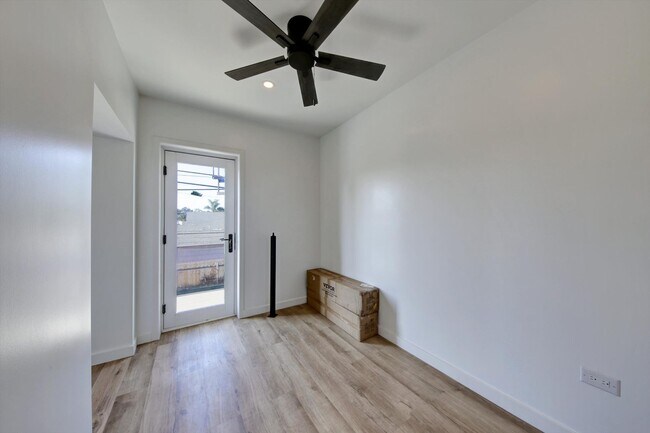 Building Photo - AMAZING NEW CONSTRUCTION UNIT NEAR DOWNTOWN