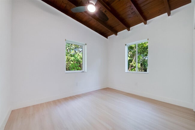 Building Photo - 6411 SW 63rd Ct