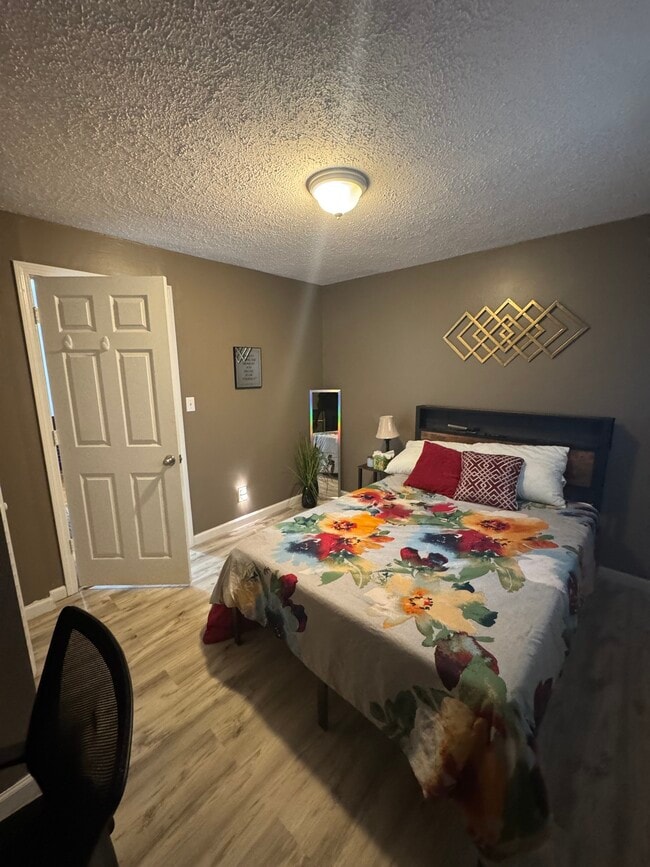 Building Photo - 230 Stonybrook Rd