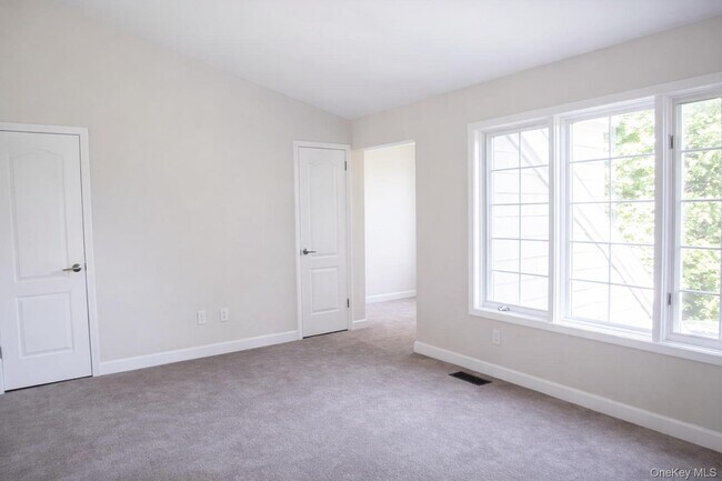 Building Photo - 42 Clarewood Dr