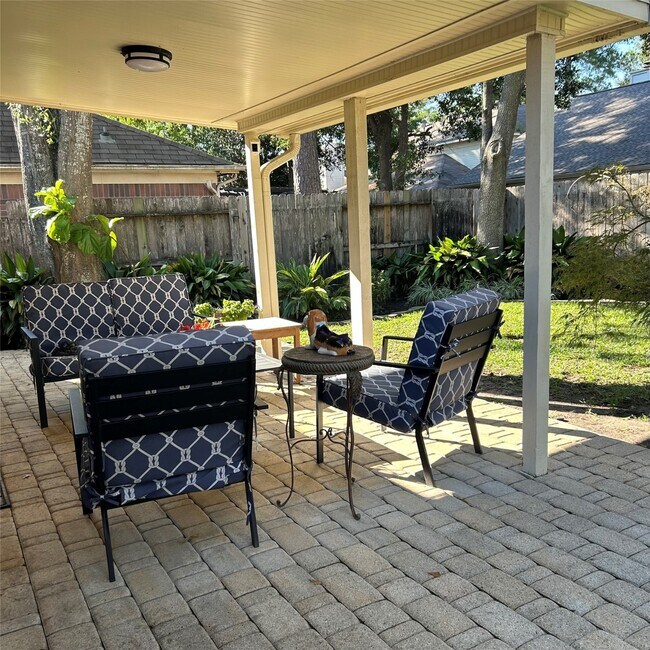 Building Photo - 8910 Driftstone Dr