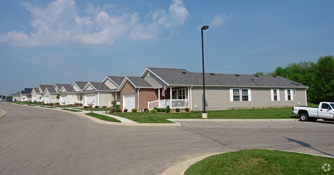 Building Photo - 565 Park Hills Xing