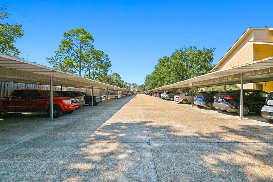 Building Photo - 11011 Cal Rd