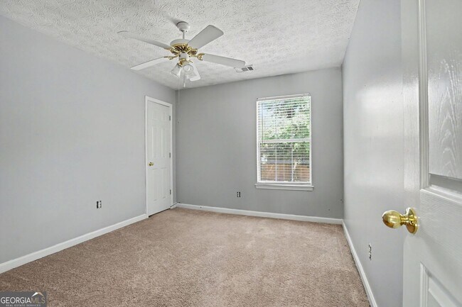 Building Photo - 4394 Cross Ln