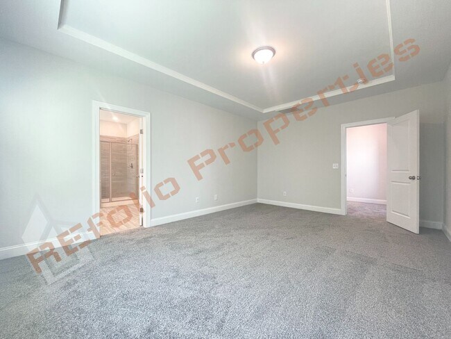 Building Photo - Beautiful 5 Bedroom 2-Car Garage Home with...