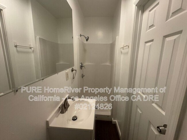 Building Photo - 10977 Pope Ave