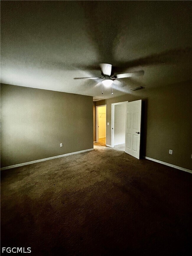 Building Photo - 12117 Palm Cove St