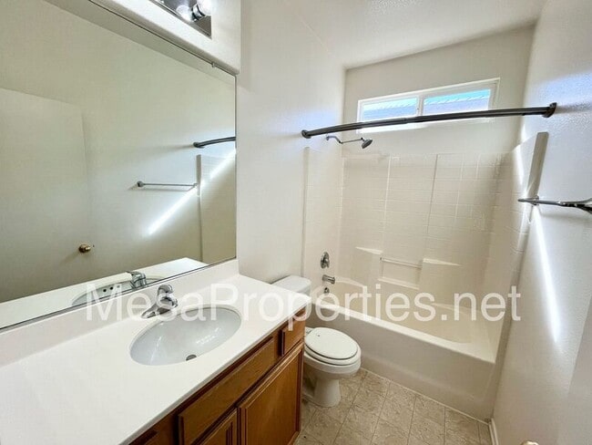 Building Photo - 12261 Luna Rd