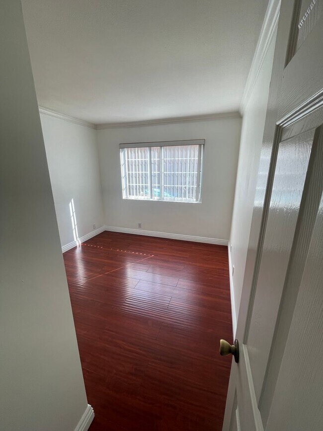 Building Photo - Beautiful 3 Bedroom, 2 Bathroom House w/ a Pool For Rent in Mission Viejo!