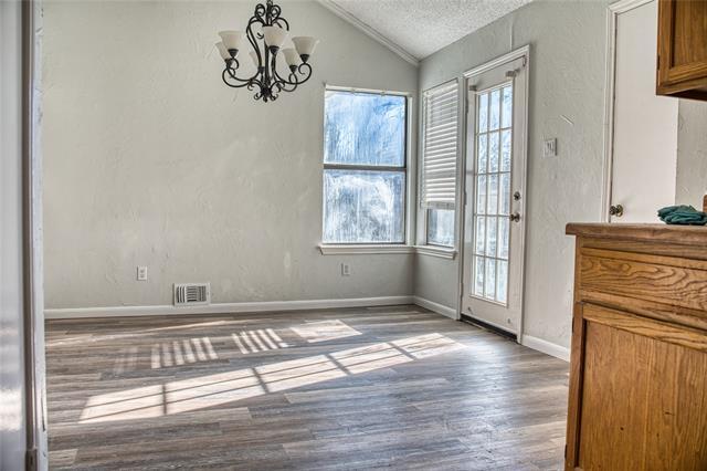 Building Photo - 1528 Mayflower Dr