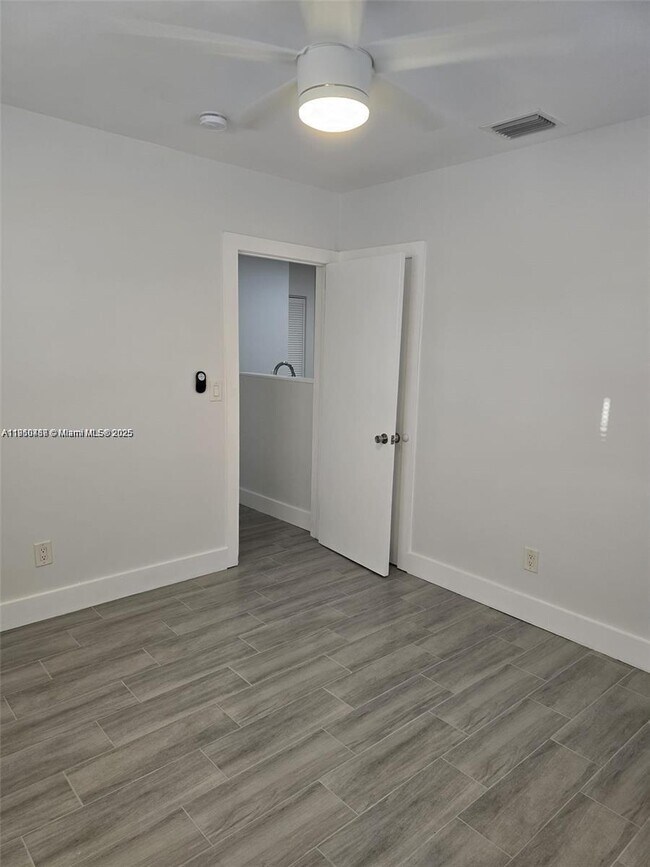 Building Photo - 1245 NE 110th Terrace