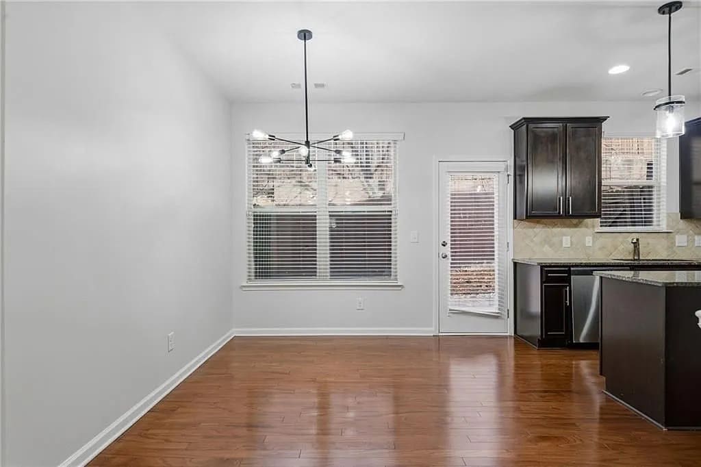 Building Photo - Room in Townhome on Paxton Dr SW