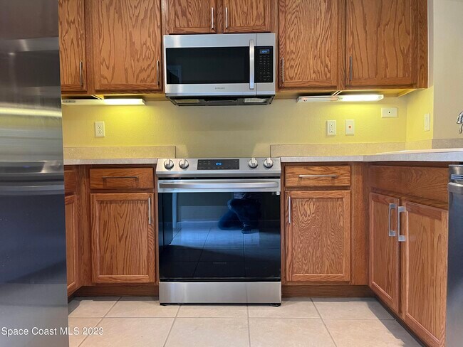Building Photo - 605 Margie Dr