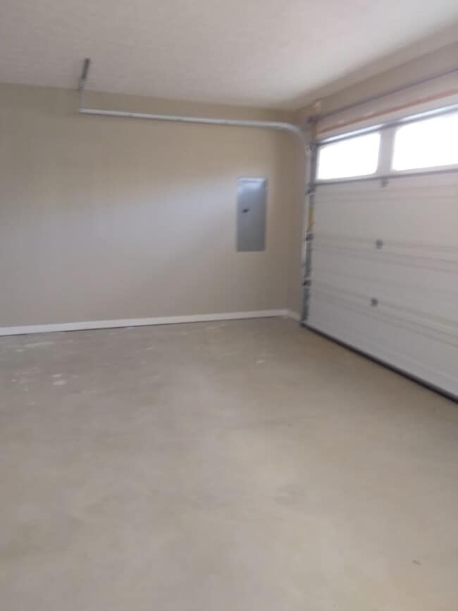 Building Photo - Now available 3 Bedroom 2 Bath Single Family Home - White Pine, TN