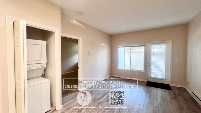 Building Photo - Come home to this sweet 1st floor 1/1 cond...