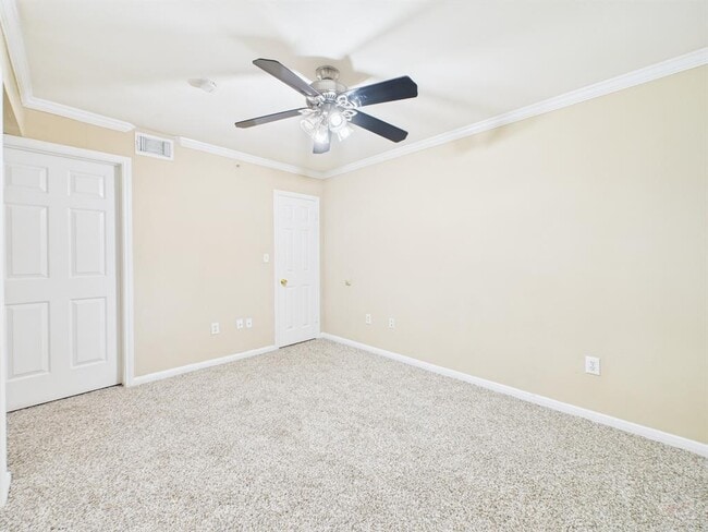 Building Photo - 501 W 26th St