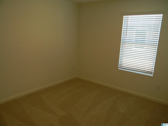 Building Photo - 640 Koslin Ct
