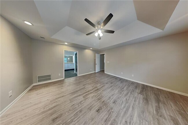 Building Photo - 5404 Oxford Chase Way