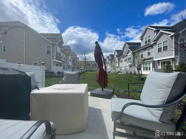 Building Photo - 905 Greenland Square