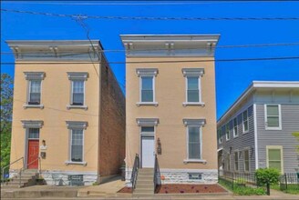 Building Photo - 2281 Loth St